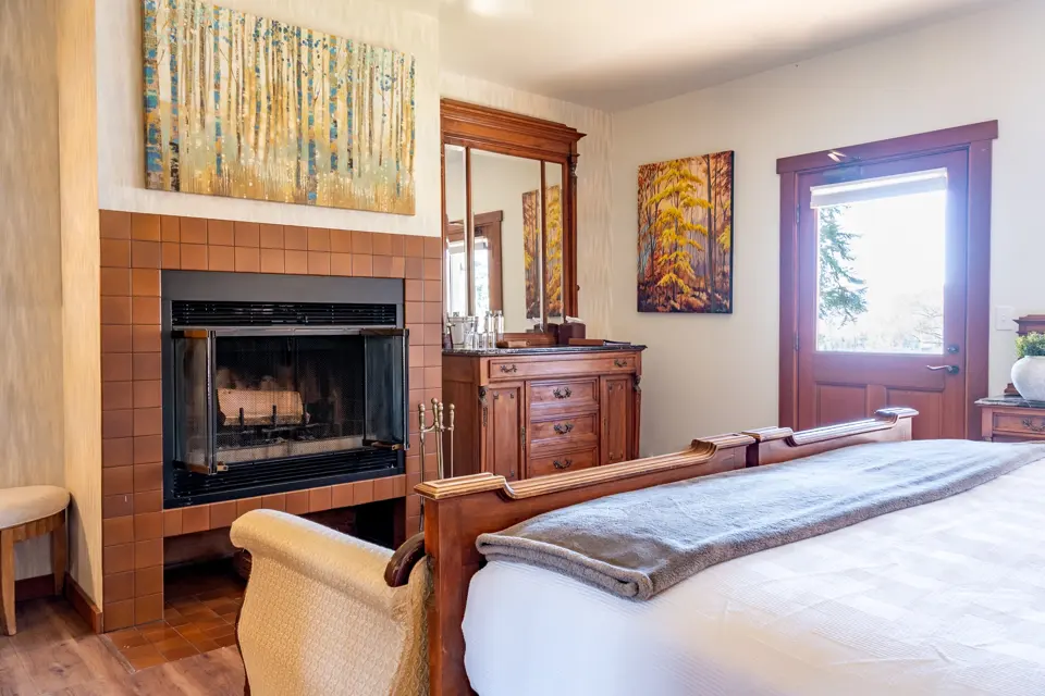 Aspen Room fireplace