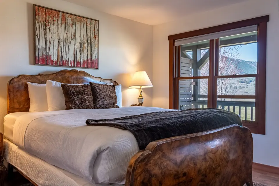 Ponderosa Room at Casia Lodge & Ranch
